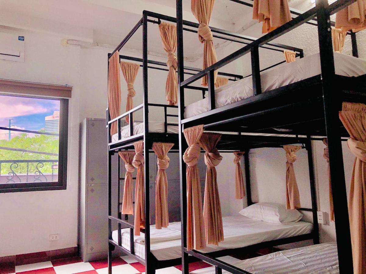 Hotel Dnut's House *